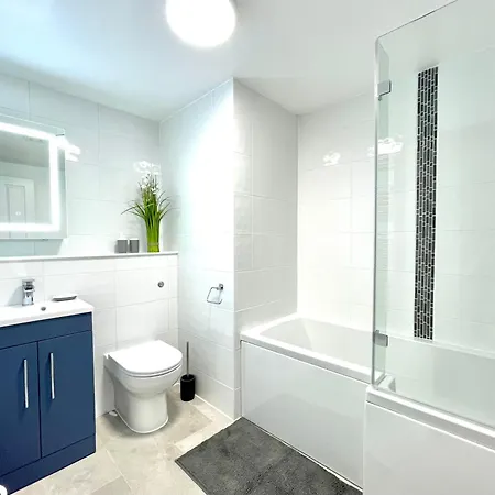 Lägenhet Classy 2 Bedrooms With 2 Bathrooms Bristol
